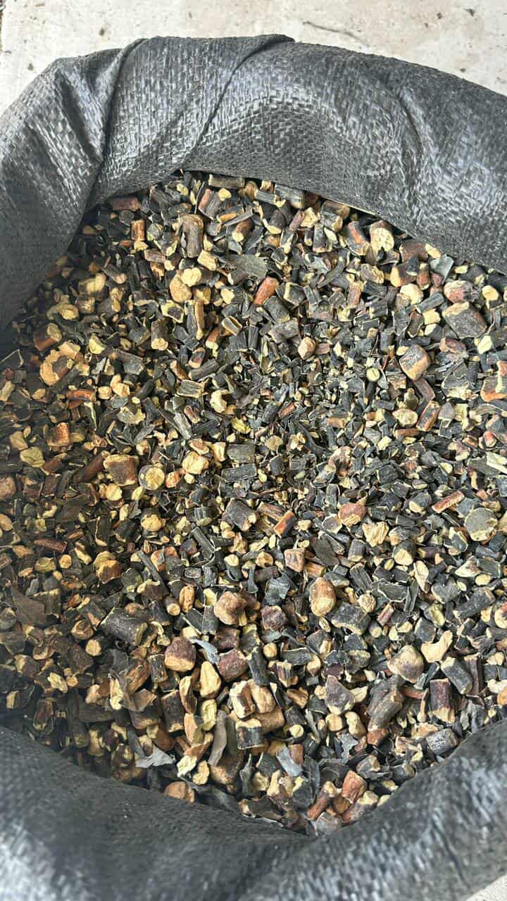 lessonia trabeculata chopped brown from peru-seaweed